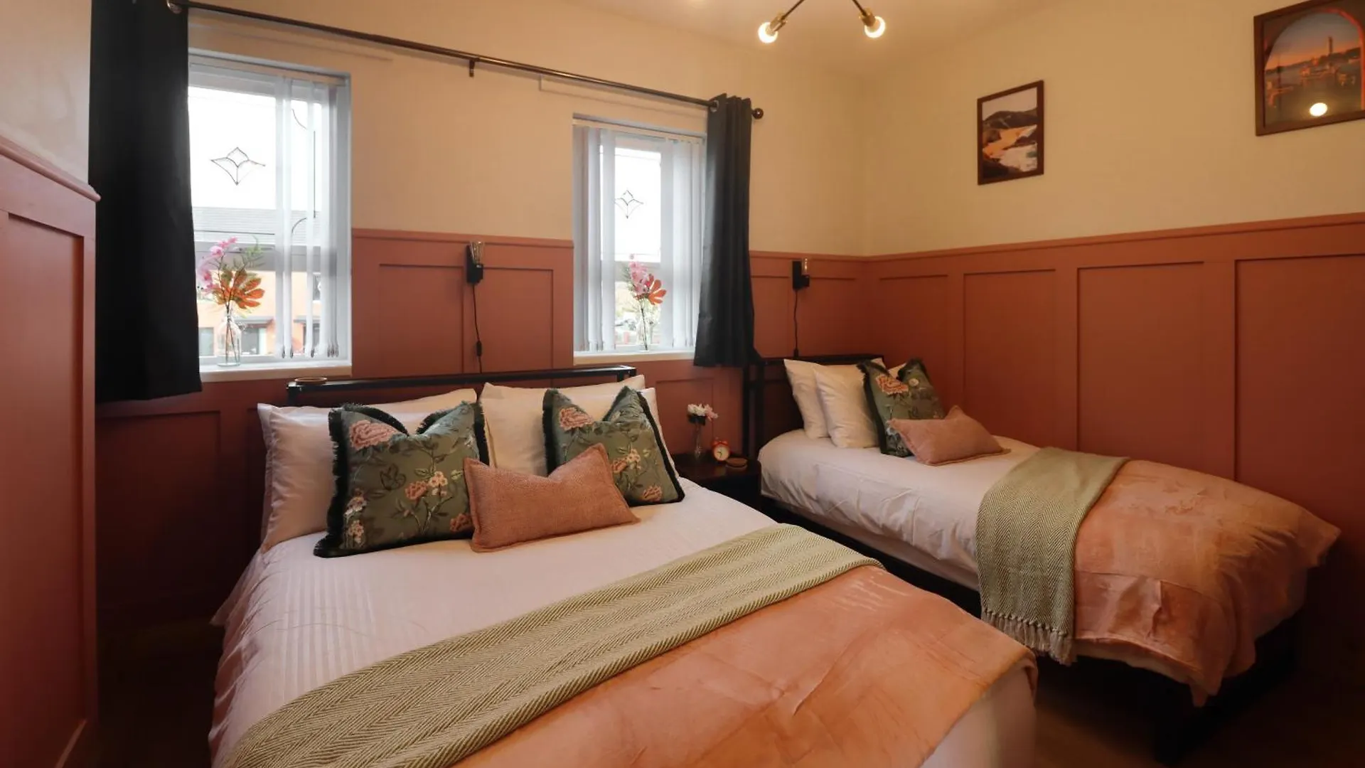 Superb Large Bespoke 5 Star Detached Villa, Prime Location, Belfast Stay 0*,